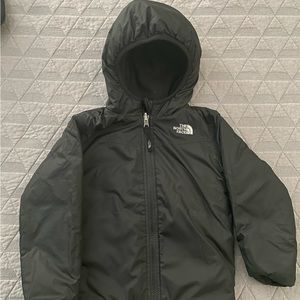 Boys North Face reversible jacket- 4T